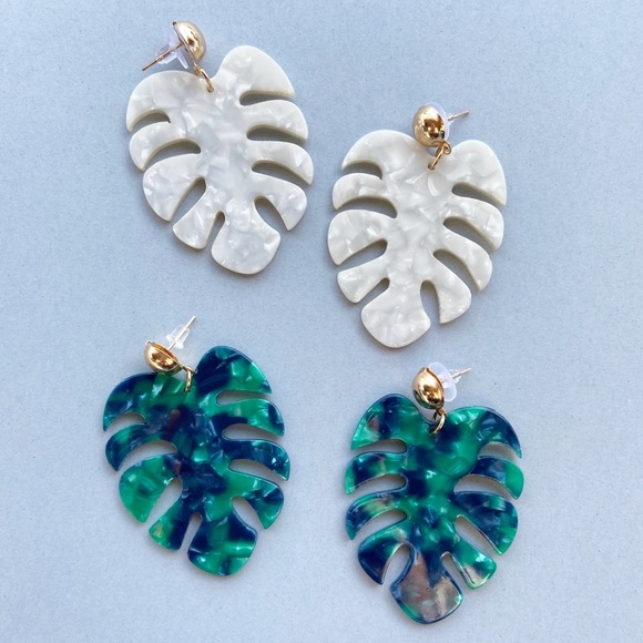 Monstera Tropical Leaf Statement Earrings - Picture 2 of 8